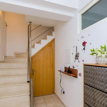 Апартаменты Alba- Duplex Two Bedroom With Shared Pool And Sea View *