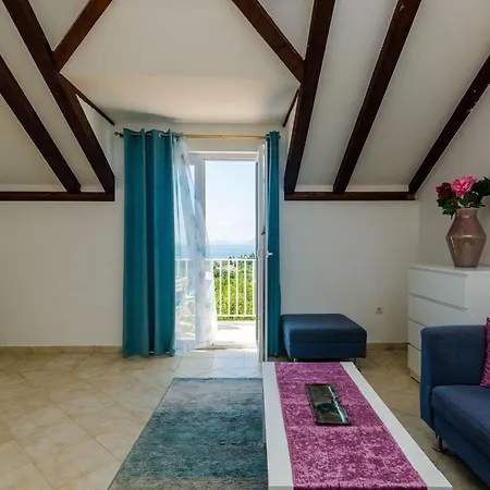 Alba- Duplex Two Bedroom With Shared Pool And Sea View Цавтат