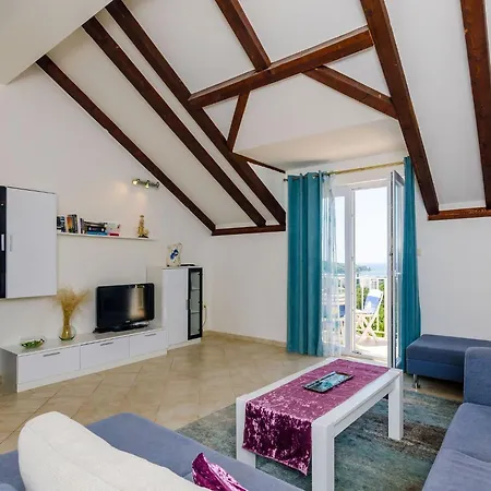 Alba- Duplex Two Bedroom With Shared Pool And Sea View Апартаменты *