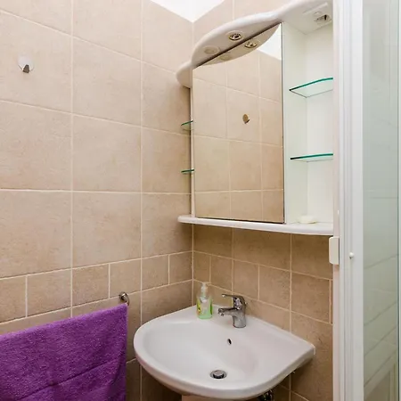 Апартаменты Alba- Duplex Two Bedroom With Shared Pool And Sea View Цавтат