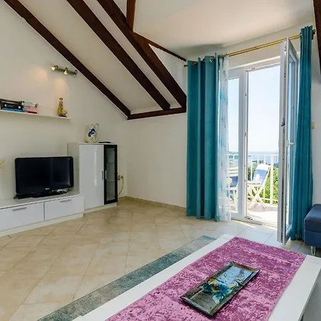 Апартаменты Alba- Duplex Two Bedroom With Shared Pool And Sea View *