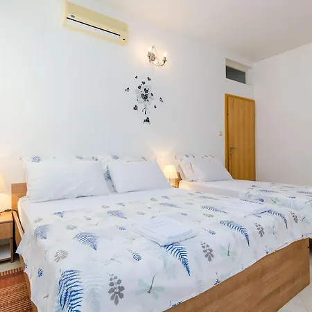 Alba- Duplex Two Bedroom With Shared Pool And Sea View Lejlighed *