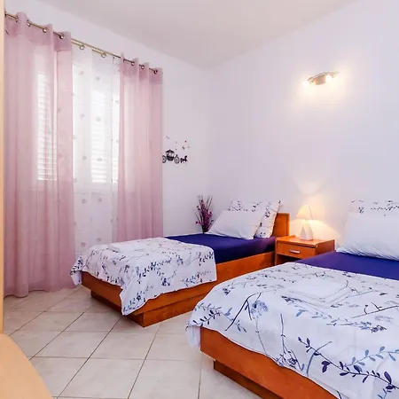 Alba- Duplex Two Bedroom With Shared Pool And Sea View