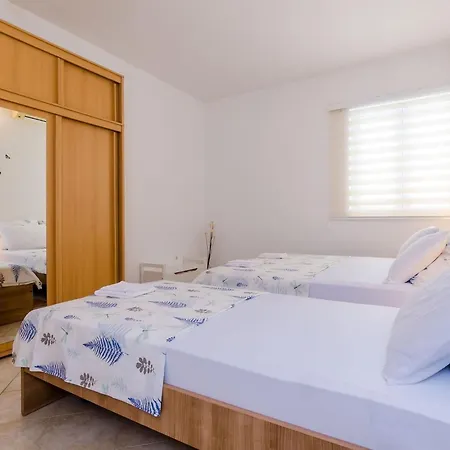 Alba- Duplex Two Bedroom With Shared Pool And Sea View Cavtat
