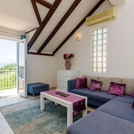 Alba- Duplex Two Bedroom With Shared Pool And Sea View Lejlighed Cavtat